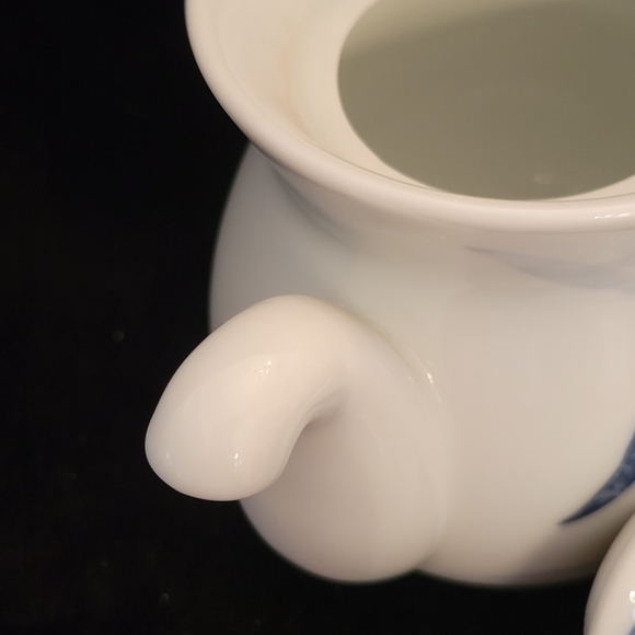 Vintage Mini Bone China Teapot. Made in Japan. - Picture 6 of 9